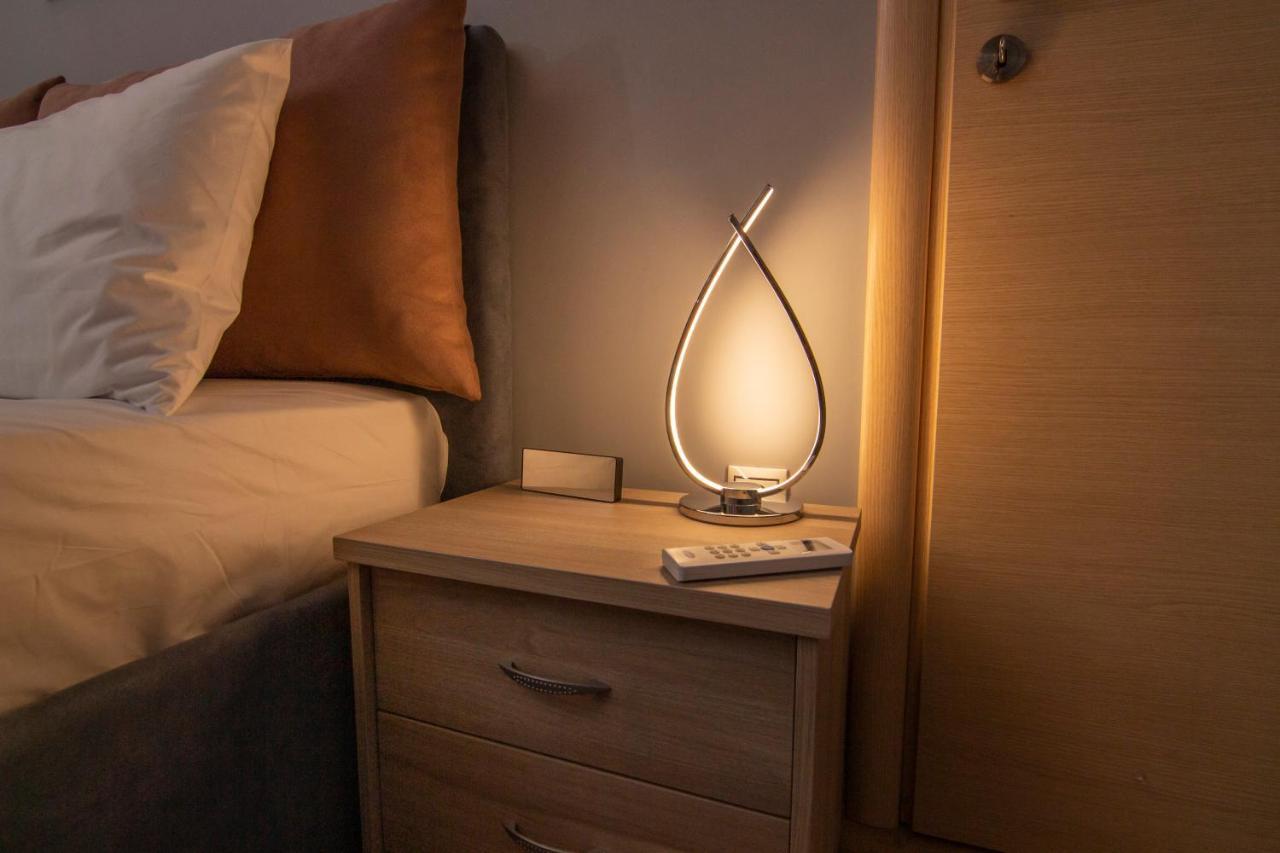 Luxury Suite 10' From The Center 雅典 外观 照片